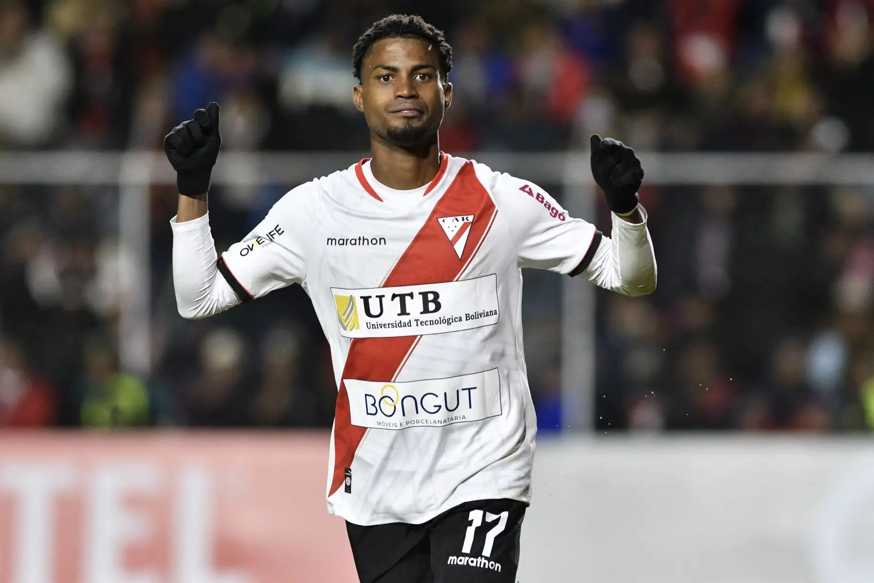 El delantero dominicano de Always Ready, Dorny Romero, celebra después de anotar durante el partido de ida de la segunda ronda de la Copa Libertadores entre Always Ready de Bolivia y Sporting Cristal de Perú en el estadio municipal Villa Ingenio en El Alto, Bolivia.
Foto: AFP