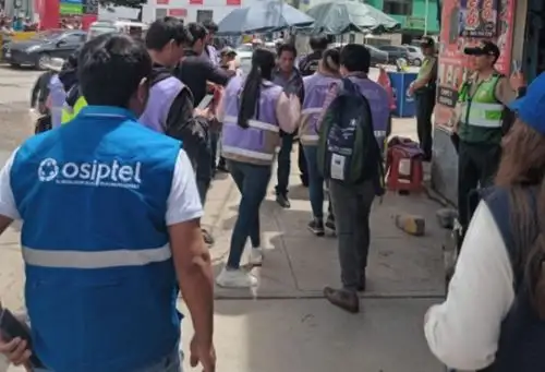 El Organismo Supervisor de Inversión Privada en Telecomunicaciones (Osiptel) participó en un operativo contra la venta chips y equipos móviles en las inmediaciones del parque El Olivo, en la ciudad de Abancay, capital de la región Apurímac, en coordinación con la Policía Nacional, la Municipalidad de Abancay, el Instituto Nacional de Defensa de la Competencia y de la Protección de la Propiedad Intelectual y el Ministerio Público.