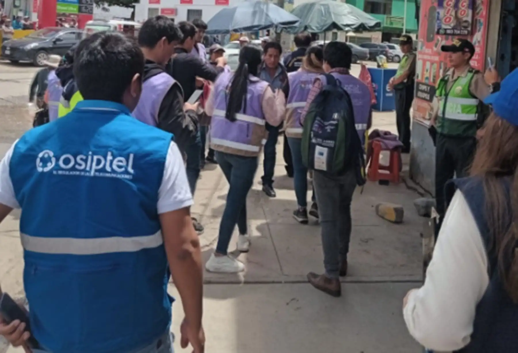 El Organismo Supervisor de Inversión Privada en Telecomunicaciones (Osiptel) participó en un operativo contra la venta chips y equipos móviles en las inmediaciones del parque El Olivo, en la ciudad de Abancay, capital de la región Apurímac, en coordinación con la Policía Nacional, la Municipalidad de Abancay, el Instituto Nacional de Defensa de la Competencia y de la Protección de la Propiedad Intelectual y el Ministerio Público.