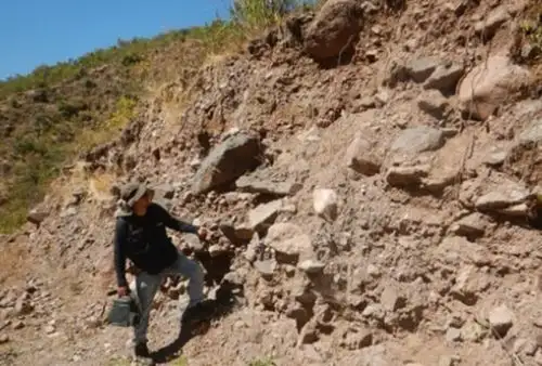El Instituto Geológico, Minero y Metalúrgico (Ingemmet) advirtió que al menos 30 viviendas se encuentra en riesgo ante la activación de quebradas en el distrito de Concepción de la provincia ayacuchana de Vilcas Huamán.