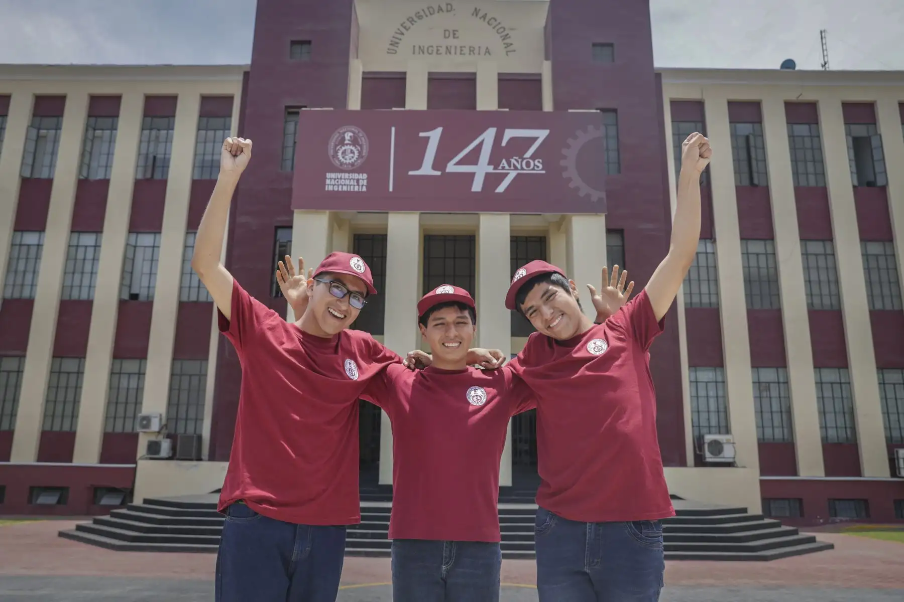 UNI presentó a los primeros puestos de reciente examen de admisión. De izquierda a derecha: Jorge Luis Berrocal Barrientes (tercer puesto), Alejandro Vásquez Escobar (primer puesto) y Manuel Mario Gilvonio Sáenz (segundo puesto). Fotos: ANDINA/Andrés Valle