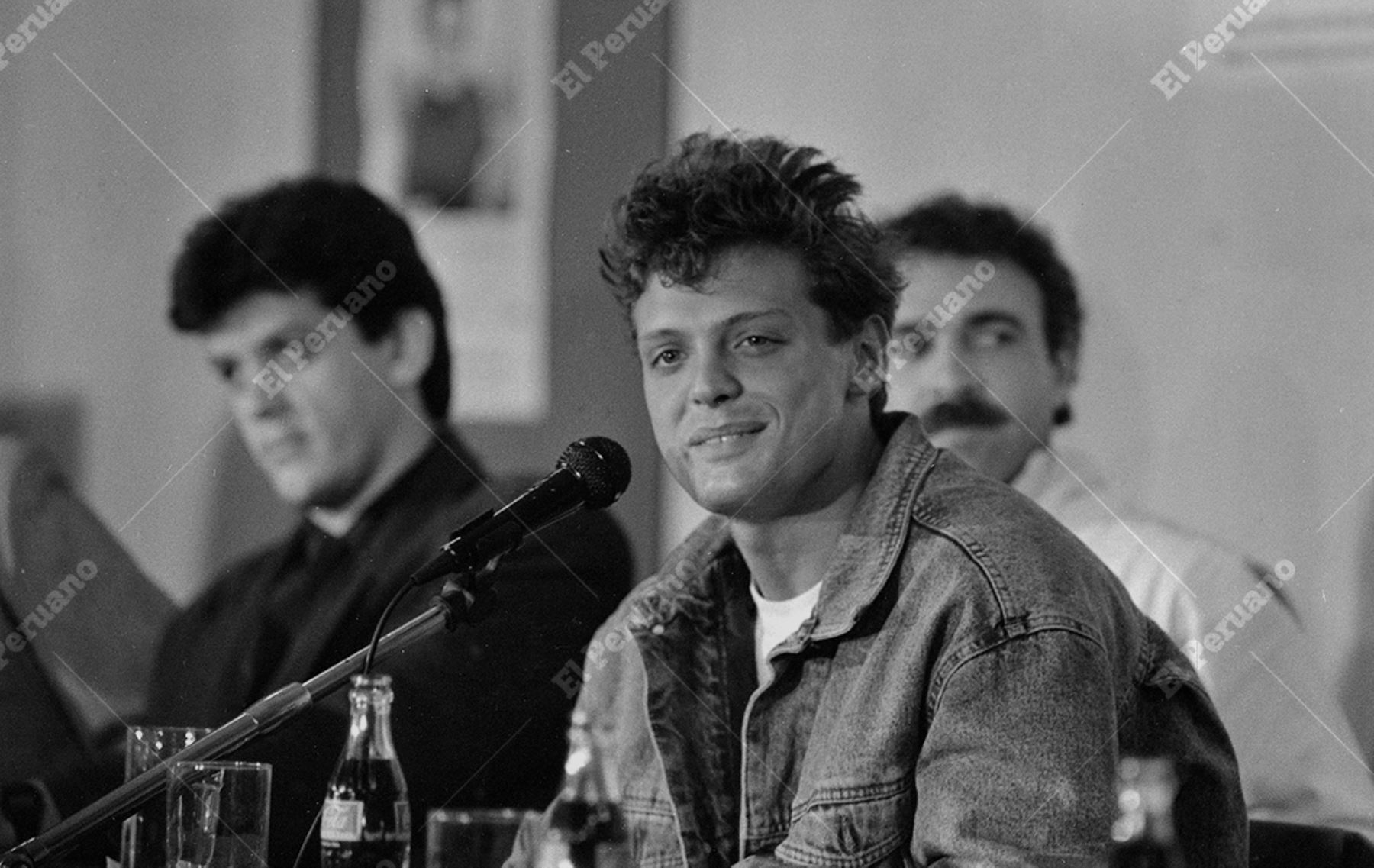 Lima - 3 octubre 1991 / Conferencia de prensa del cantante Luis Miguel.