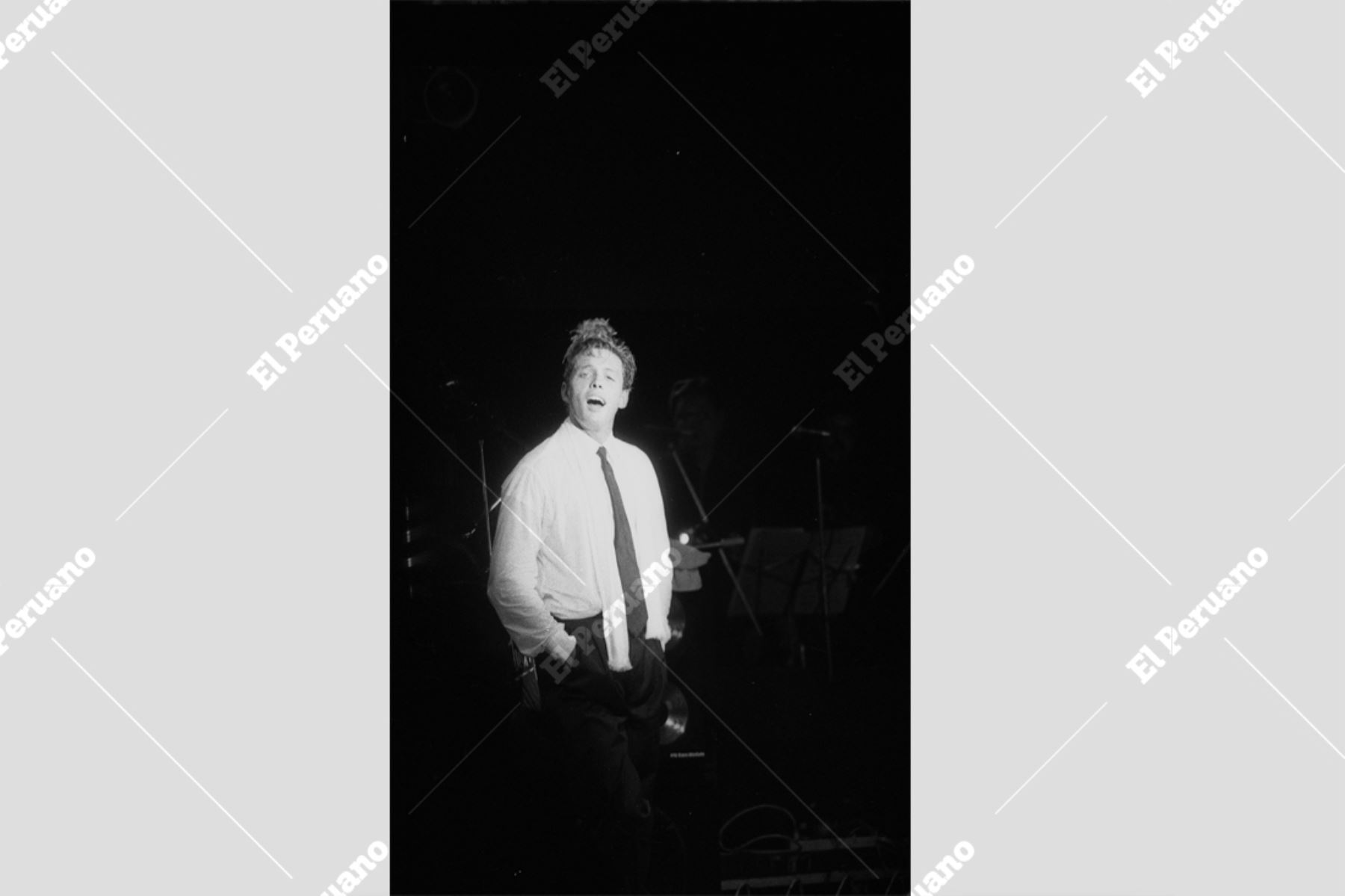 Lima - 22 marzo 1990 / Concierto de Luis Miguel en el coliseo del colegio San Agustín.
