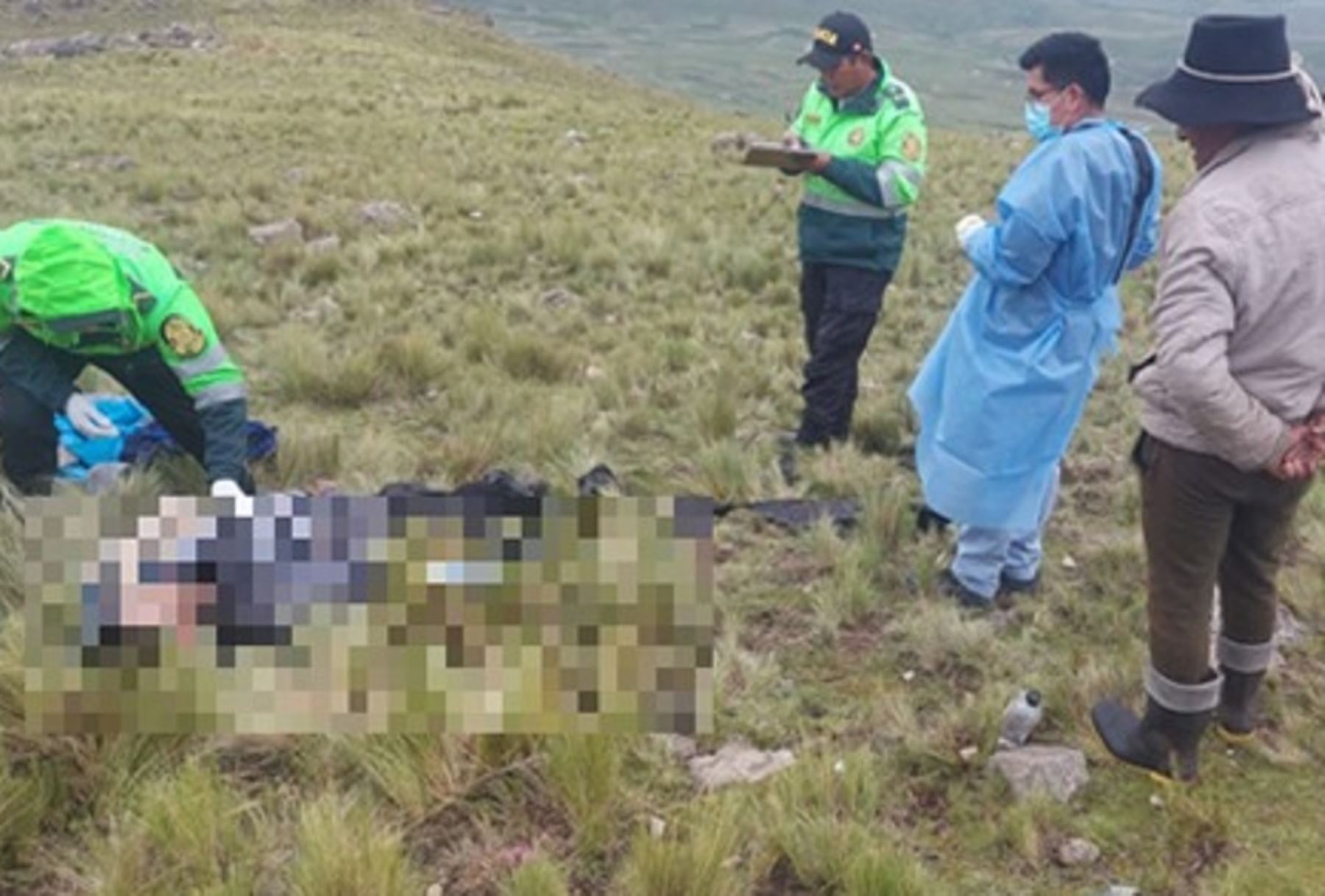 Un adolescente murió tras ser alcanzado por un rayo en el sector Kantus Kancha de la comunidad de Huancané del distrito de Livitaca, provincia de Chumbivilcas.