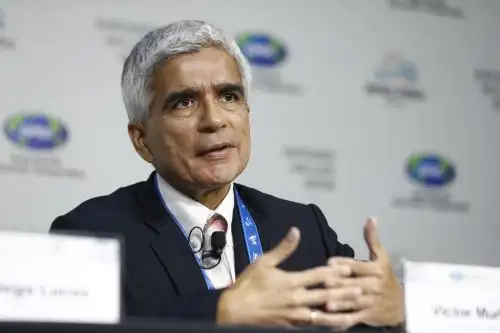 Alto funcionario alterno de Perú ante el Foro de Cooperación Económica Asia-Pacífico (APEC), Víctor Muñoz. Foto: ANDINA/Daniel Bracamonte.