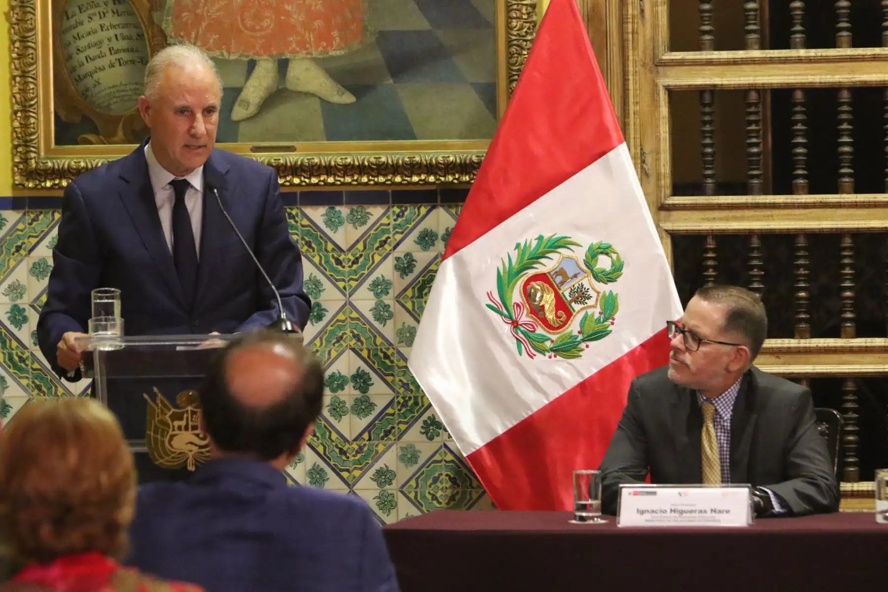 El ministro de Relaciones Exteriores, Javier González-Olaechea Franco, presidió la ceremonia de entrega del certificado ISO 9001 por los servicios de legalización y apostilla de documentos públicos que realiza el Ministerio de Relaciones Exteriores. El acto se llevó a cabo en el Palacio de Torre Tagle.
Foto: ANDINA/Héctor Vinces
