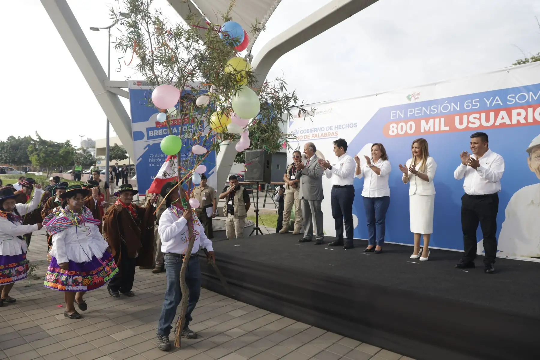 La presidenta Dina Boluarte participó en la ceremonia de incorporación del usuario 800 mil del Programa de Asistencia Solidaria Pensión 65.
Foto: ANDINA/Presidencia Perú