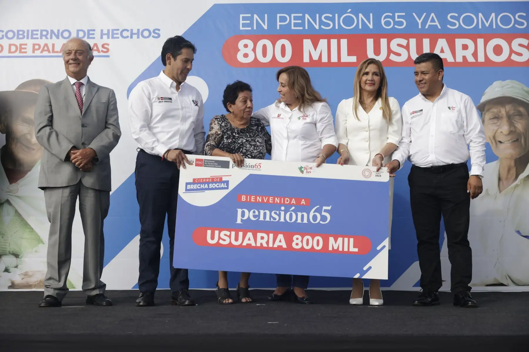 La presidenta Dina Boluarte participó en la ceremonia de incorporación del usuario 800 mil del Programa de Asistencia Solidaria Pensión 65.
Foto: ANDINA/Presidencia Perú