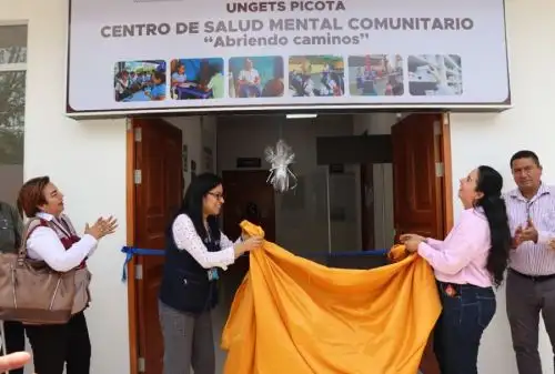 Con la presencia de la titular de la Dirección de Salud Mental del Ministerio de Salud, July Caballero Peralta, y la gerente de Desarrollo Social del gobierno regional de San Martín, Claudia Vásquez Panduro, se inauguró el Centro de Salud Mental Comunitario “Abriendo Caminos - Kicharishpa Ñan”, en la provincia de Picota, que beneficiará a más de 50,000 pobladores, especialmente niños, adultos mayores y personas vulnerables.
