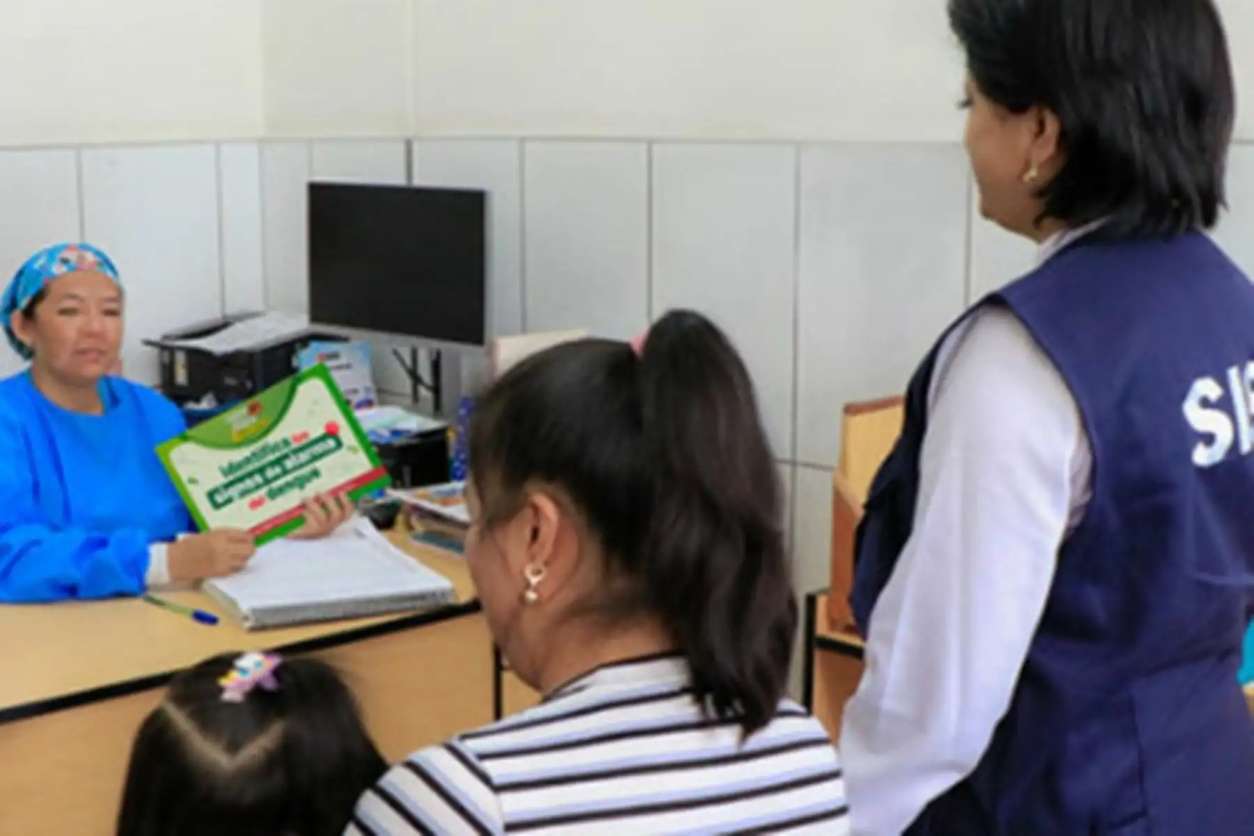 Ante el incremento de los casos de dengue en el país, el Seguro Integral de Salud (SIS) recordó a sus afiliados que su cobertura financia, de maneras integral, las atenciones y tratamiento de esta enfermedad y sus posibles complicaciones.