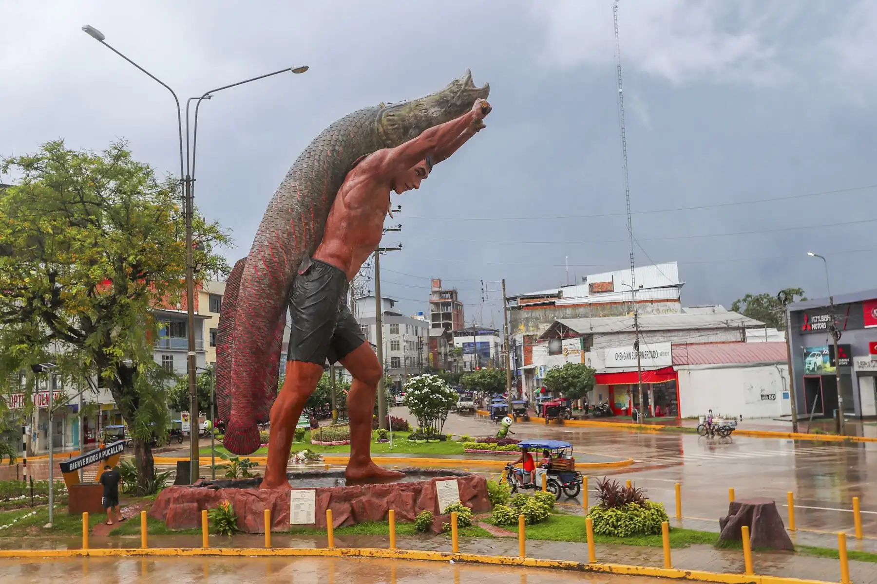 Pucallpa se vuelve la sede del Carnaval Ucayalino y en la ferias de artesanos, las comunidades de Shipibos y Konibos reciben a los turistas con sus trabajos mientras que pasean por las principales calles de la ciudad.
Foto: ANDINA/Ricardo Cuba