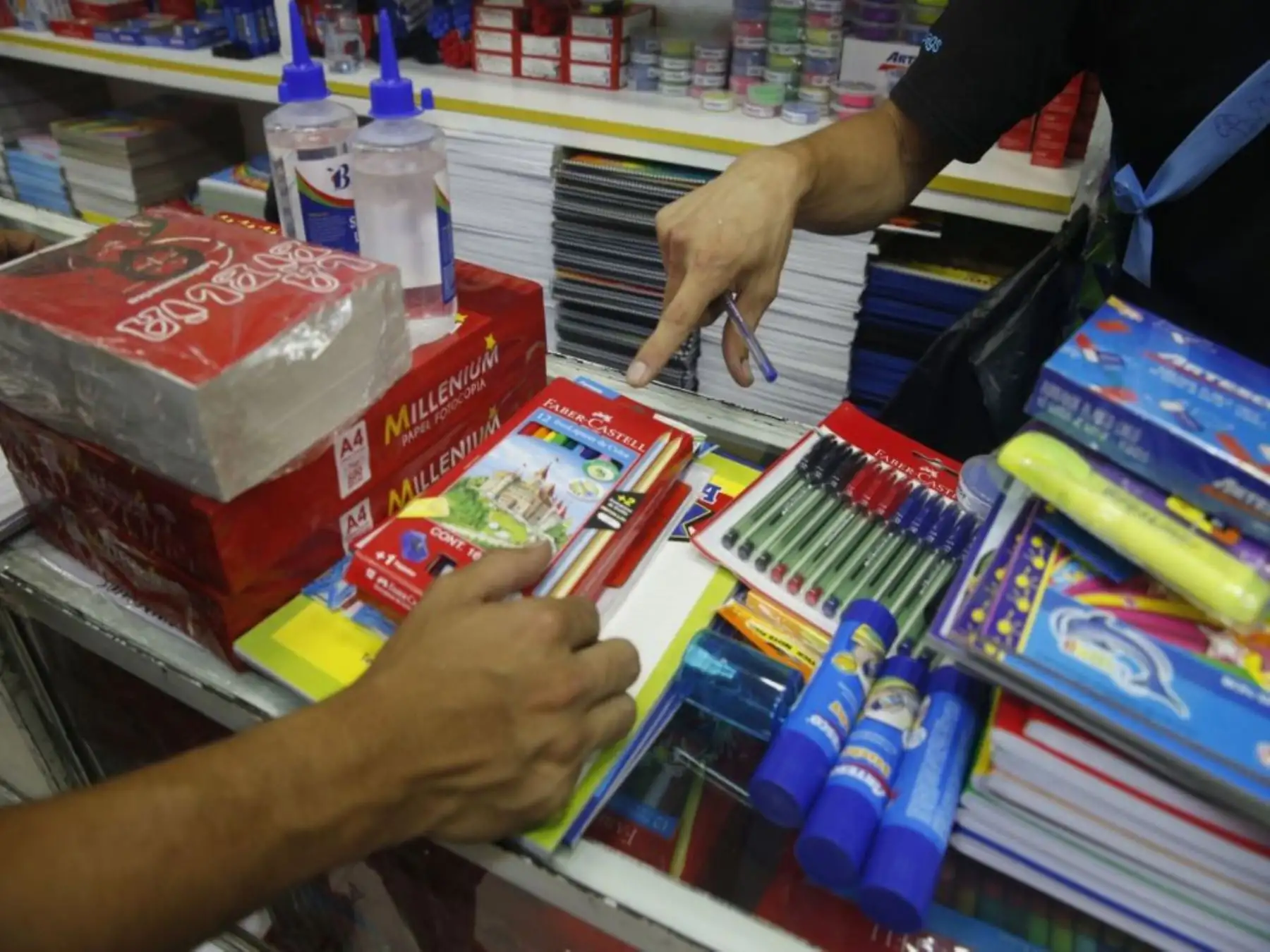 Venta de útiles escolares. ANDINA/Difusión