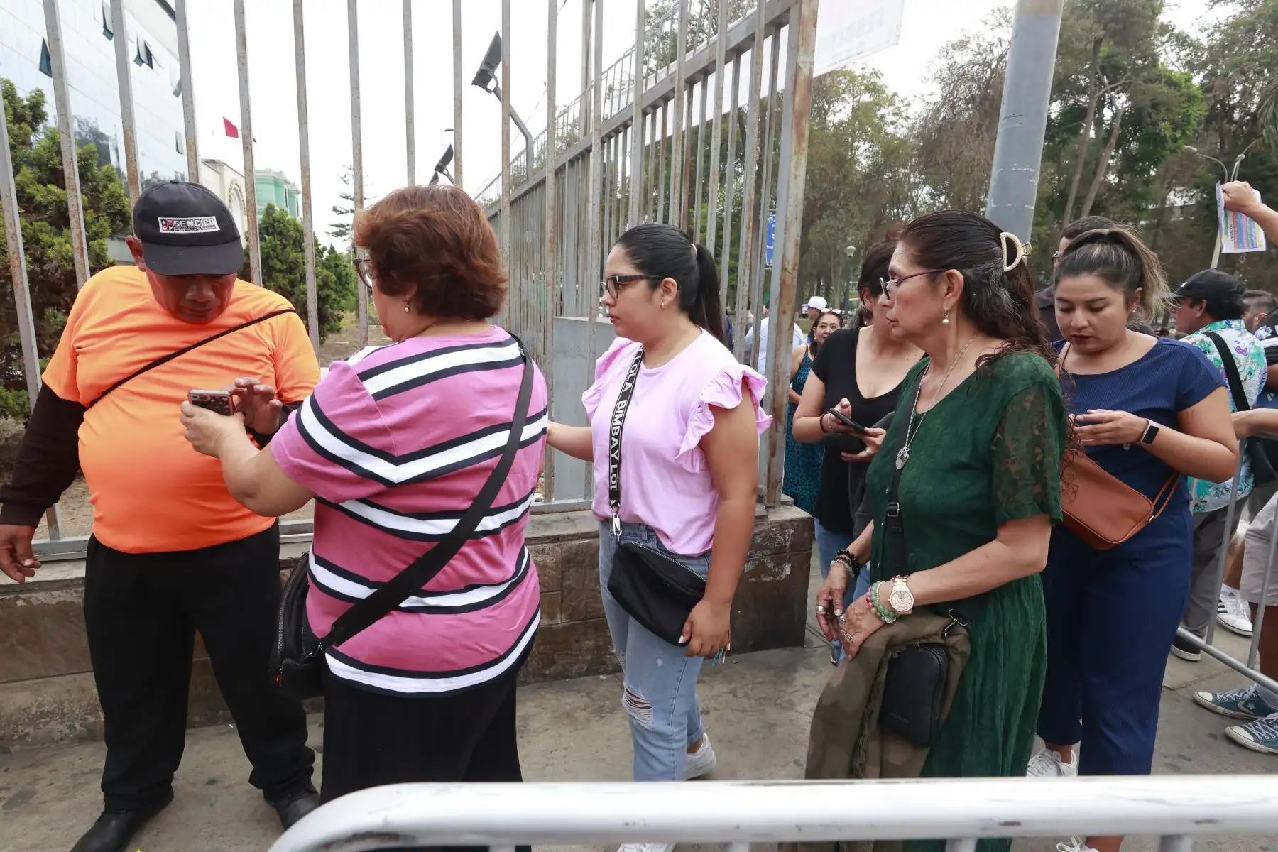 Imágenes previas a la presentación del cantante mexicano  Luis Miguel, quien hoy realizará un concierto en el estadio Nacional de Lima.  
Foto: ANDINA/Vidal Tarqui