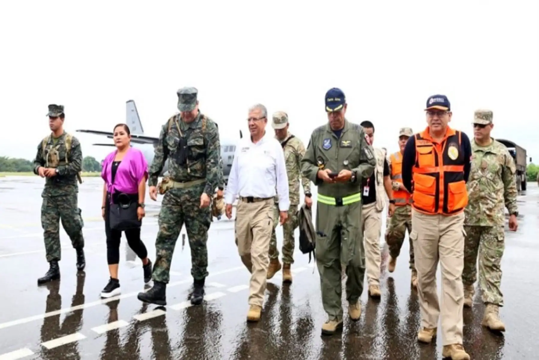 las fuertes lluvias ocasionaron el desborde de los ríos Curanja y Purús, causando daños materiales.