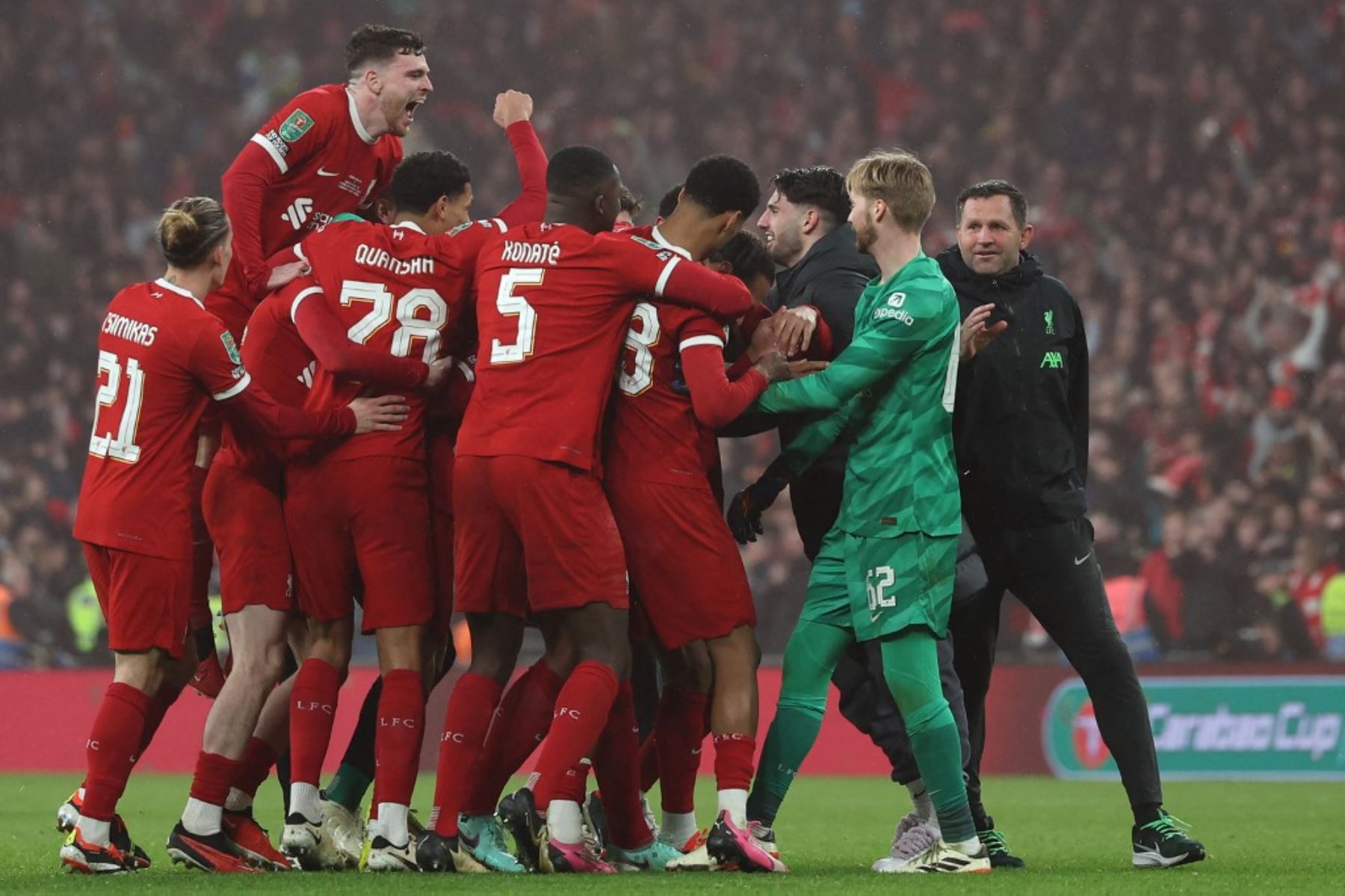 Liverpool celebra su título de la Copa de la Liga inglesa