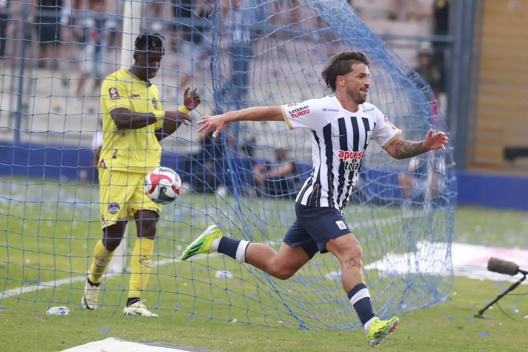 Alianza Lima se enfrenta a Comerciantes Unidos  por la quinta fecha del Torneo Apertura de la Liga 1 2024, en el Estadio Iván Elías Moreno de Villa El Salvador.
Foto: ANDINA/Vidal Tarqui