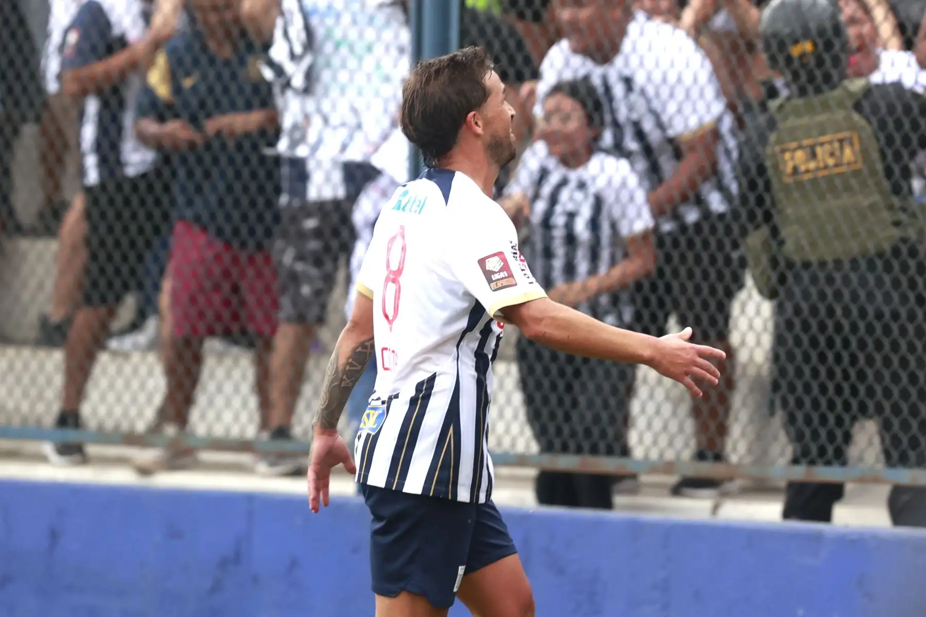 Alianza Lima se enfrenta a Comerciantes Unidos  por la quinta fecha del Torneo Apertura de la Liga 1 2024, en el Estadio Iván Elías Moreno de Villa El Salvador.
Foto: ANDINA/Vidal Tarqui