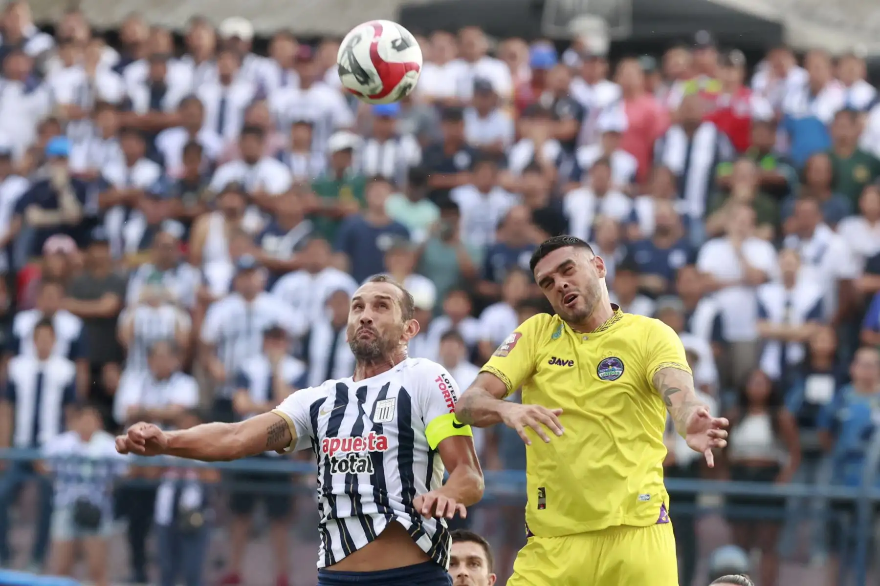 Alianza Lima se enfrenta a Comerciantes Unidos  por la quinta fecha del Torneo Apertura de la Liga 1 2024, en el Estadio Iván Elías Moreno de Villa El Salvador.
Foto: ANDINA/Vidal Tarqui