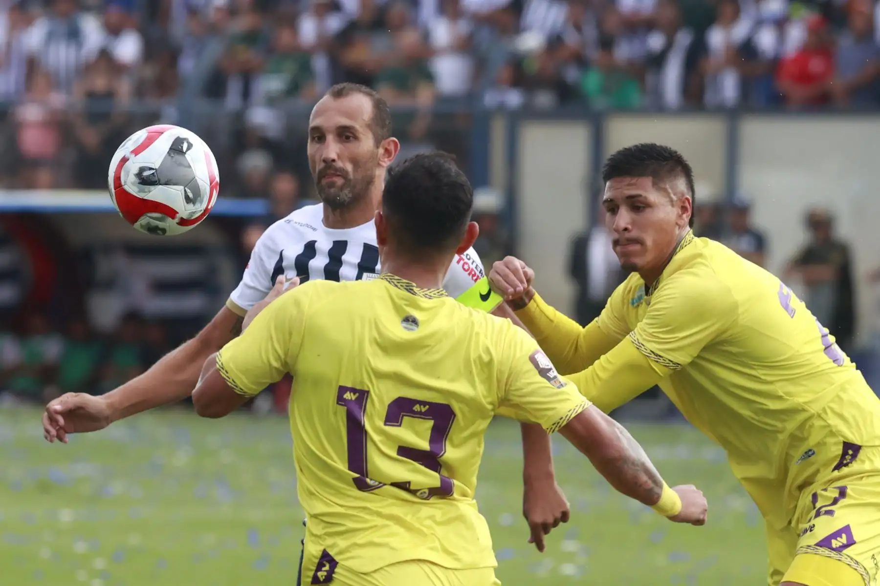 Alianza Lima se enfrenta a Comerciantes Unidos  por la quinta fecha del Torneo Apertura de la Liga 1 2024, en el Estadio Iván Elías Moreno de Villa El Salvador.
Foto: ANDINA/Vidal Tarqui