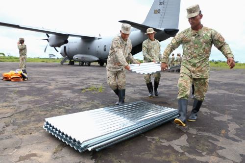 Aeronaves de las FF.AA. fueron puestas a disposición de llevar ayuda humanitaria a Purús