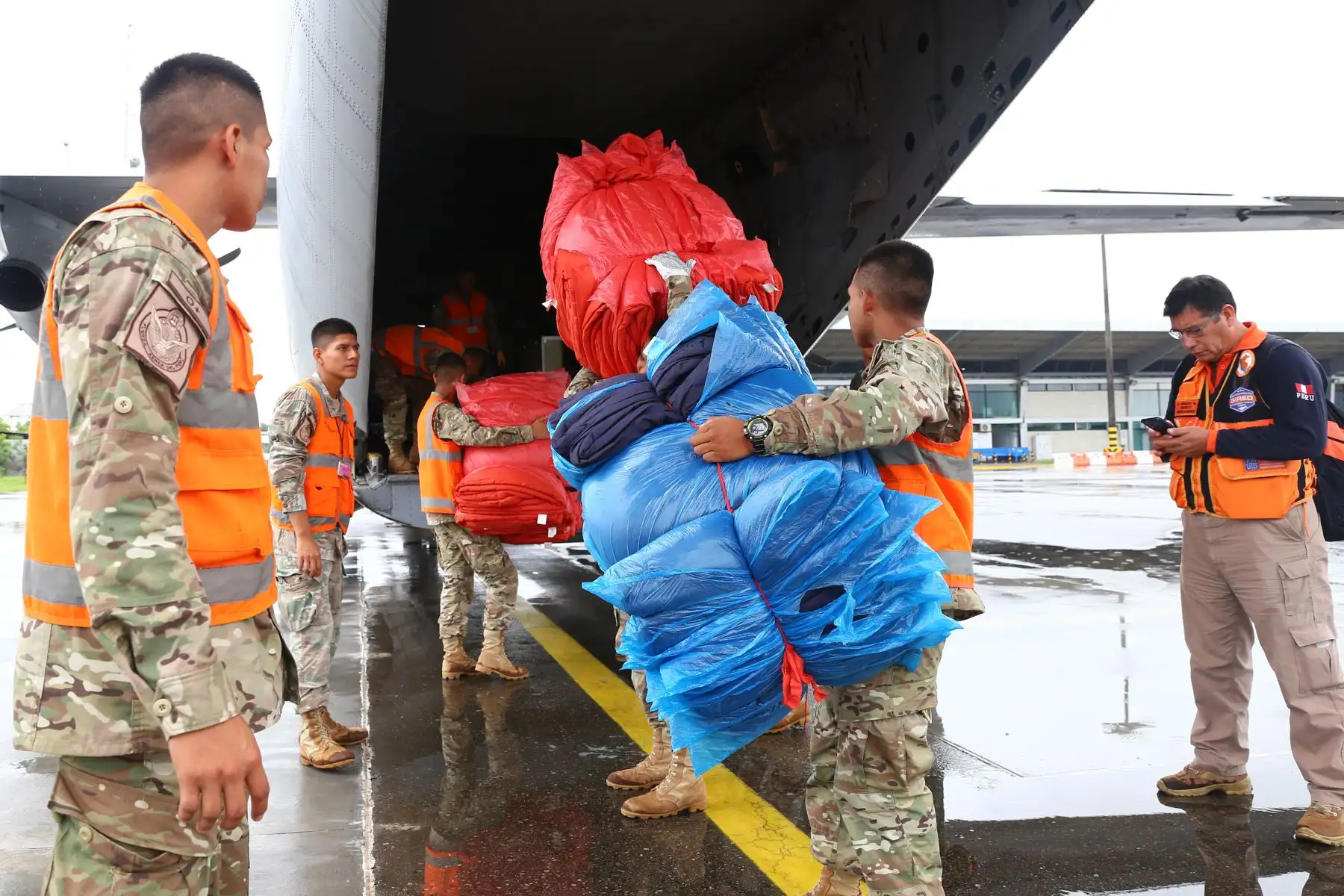 Tras la inundación de diversas comunidades nativas en la provincia de Purús, en el departamento de Ucayali, el Ministerio de Defensa dispuso que las capacidades de las Fuerzas Armadas. Foto: ANDINA/ Mindef Perú