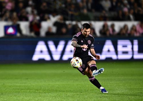 Lionel Messi mantiene su cartel de salvador