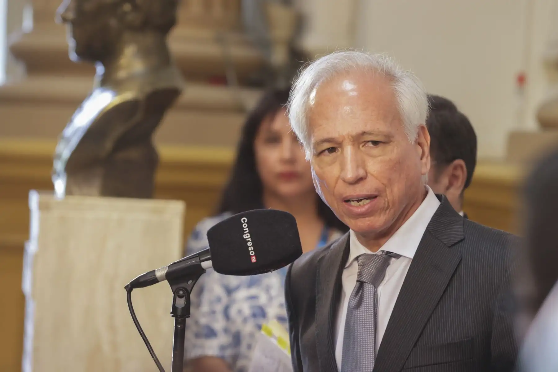 El presidente de la JNJ, Antonio de la Haza; el vicepresidente, Aldo Vásquez, junto a sus abogados Samuel Abad y Omar Cairo, asistan al Congreso a defenderse de la denuncia constitucional contra los miembros del JNJ.
Foto: ANDINA/Andrés Valle