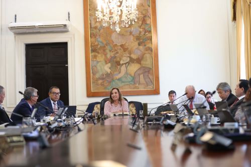 Presidenta Dina Boluarte lidera sesión de Consejo de Ministros