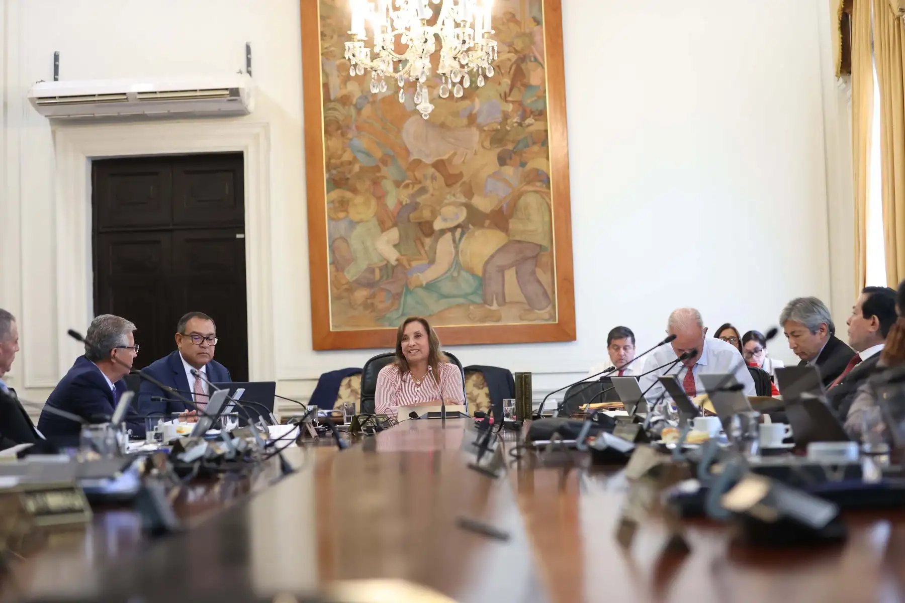 Presidenta Dina Boluarte lidera sesión de Consejo de Ministros. Foto: ANDINA/ Prensa Presidencia