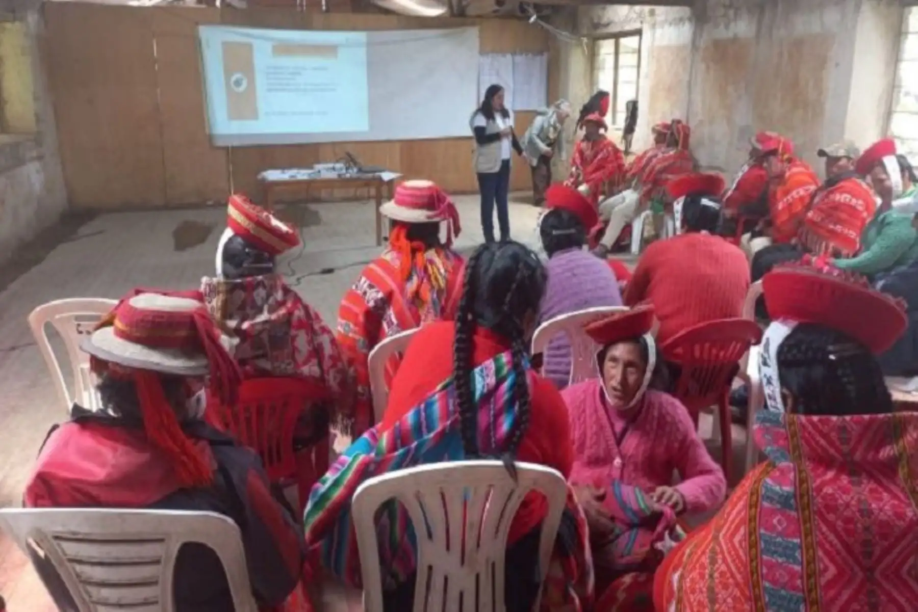 Las capacitaciones se realizaron en coordinación con la municipalidad distrital de Machu Picchu y con los pobladores de las comunidades del distrito de Ollantaytambo.