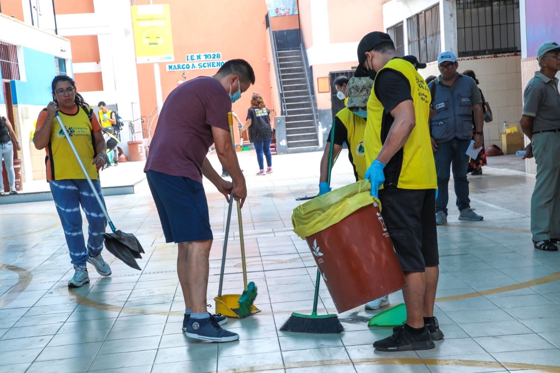 Más de 36,000 escolares se benefician con limpieza de aulas por sentenciados en libertad. Foto: ANDINA/Difusión.
