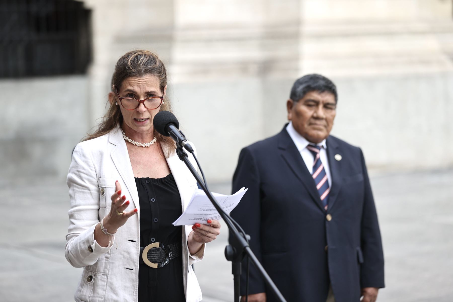 La ministra de Vivienda, Hania Pérez de Cuéllar, participó en conferencia de prensa. Foto: PCM