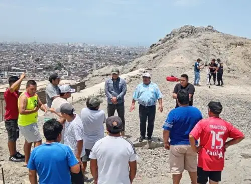 Como una estrategia para combatir la inseguridad ciudadana, la municipalidad de El Porvenir anunció la construcción de una losa deportiva en una peligrosa zona de ese distrito, ubicado en Trujillo. Foto: ANDINA/difusión.