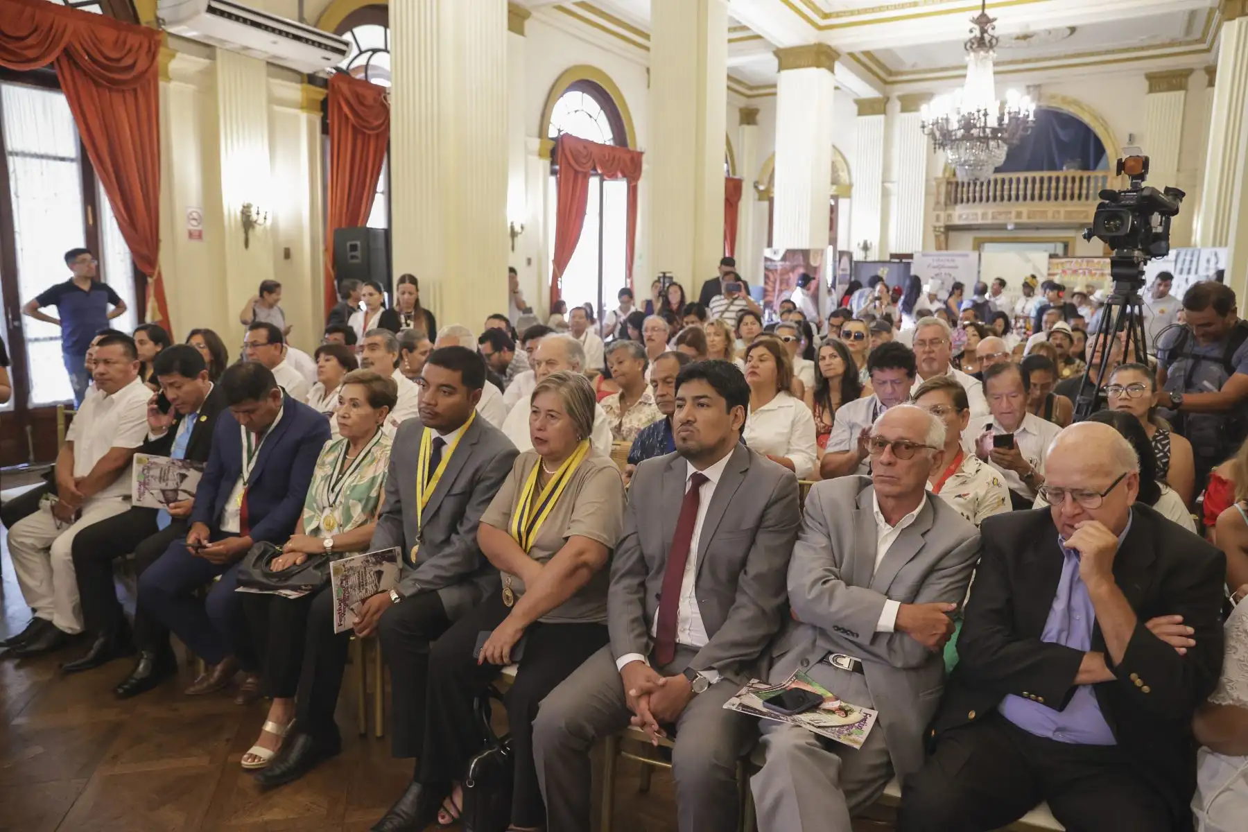 Con el tradicional pisado de uva y con la presencia de la ministra de Cultura, Leslie Urteaga, la Dirección Regional de Comercio Exterior y Turismo de Ica (DIRCETUR) y la Municipalidad Provincial de Ica, realizaron el lanzamiento de la 59 edición del Festival Internacional de la Vendimia 2024. Asimismo, se presentaron los programas oficiales de las Vendimias de Paracas, Pisco, Nasca y Chincha y se invitó al público en general a ser parte de esta celebración.
Foto: ANDINA/Andrés Valle