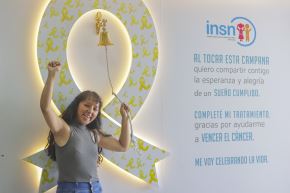 Emily es la primera paciente que se recupera de una enfermedad oncológica en este año 2024. Fotos: ANDINA/Andrés Valle