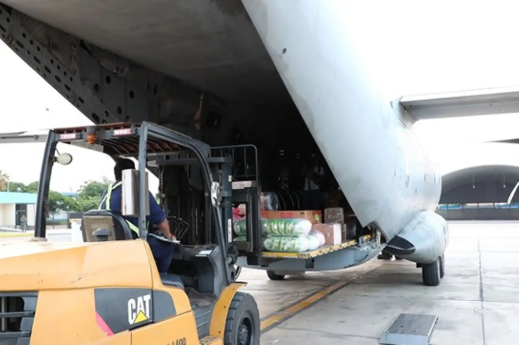 El Ministerio del Ambiente , a través de su Servicio Nacional de Áreas Naturales Protegidas por el Estado , está apoyando a los damnificados por las intensas lluvias en Ucayali.
Foto: Ministerio del Ambiente