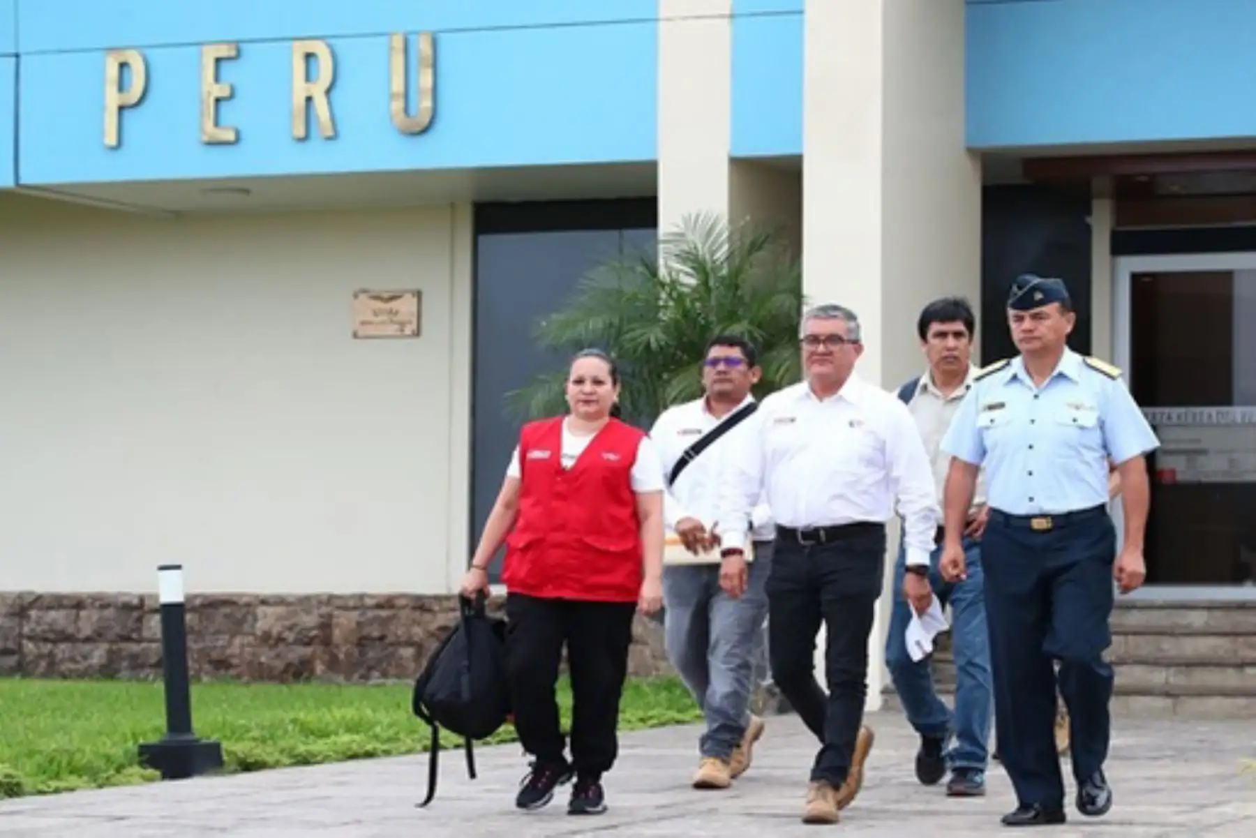 Ministerio del Ambiente envía 5000 kilos de ayuda humanitaria a comunidades afectadas por lluvias en Purús en Ucayali. En la imagen, el ministro del Ambiente, Juan Carlos Castro.
Foto: Ministerio del Ambiente