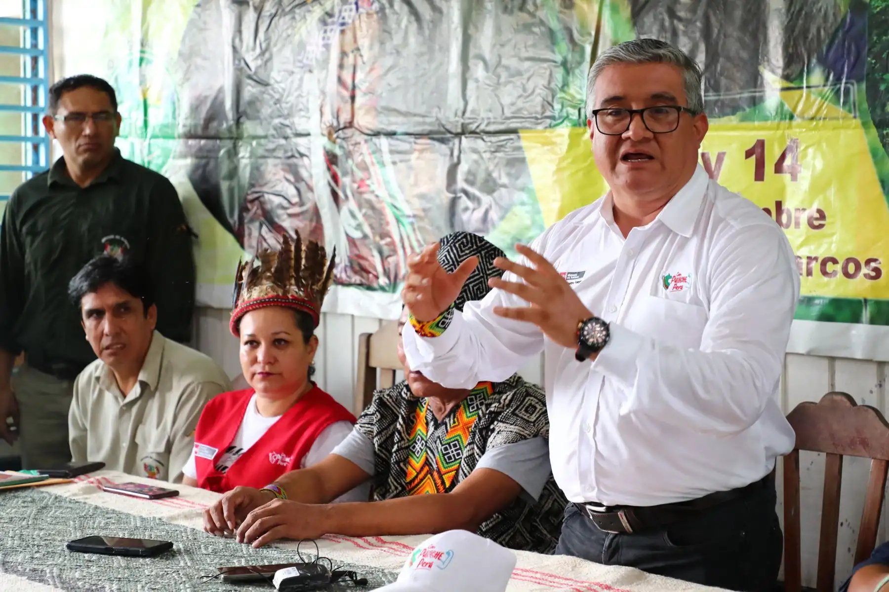 Ministerio del Ambiente envía 5000 kilos de ayuda humanitaria a comunidades afectadas por lluvias en Purús en Ucayali. En la imagen, el ministro del Ambiente, Juan Carlos Castro.
Foto: Ministerio del Ambiente