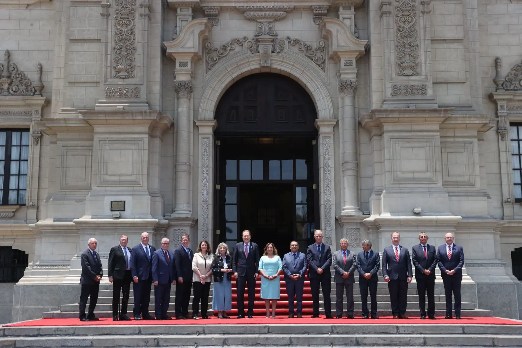 Presidenta Dina Boluarte recibe en audiencia a la delegación del congreso de los Estados Unidos, liderada por el representante republicano, Vern Buchanan.
Foto: ANDINA/Prensa Presidencia