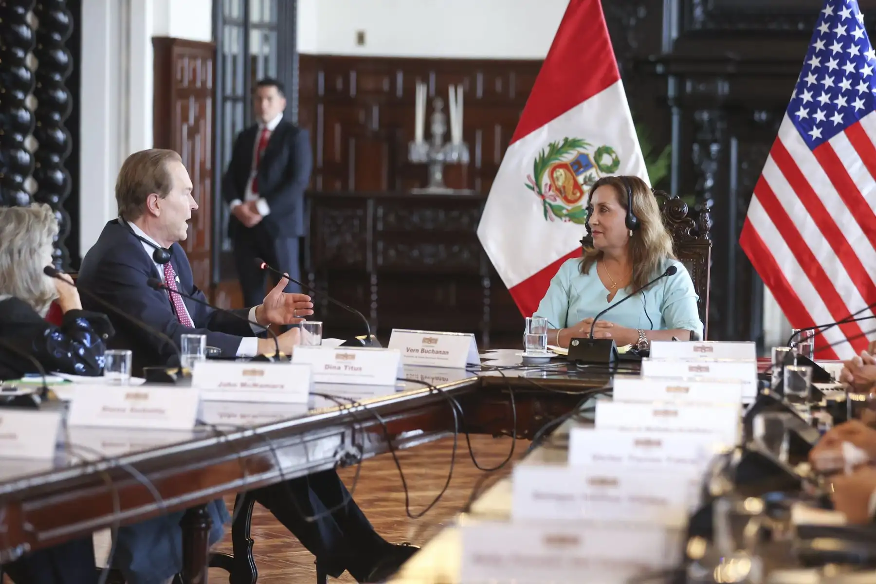 Presidenta Dina Boluarte recibe en audiencia a la delegación del congreso de los Estados Unidos, liderada por el representante republicano, Vern Buchanan.
Foto: ANDINA/Prensa Presidencia