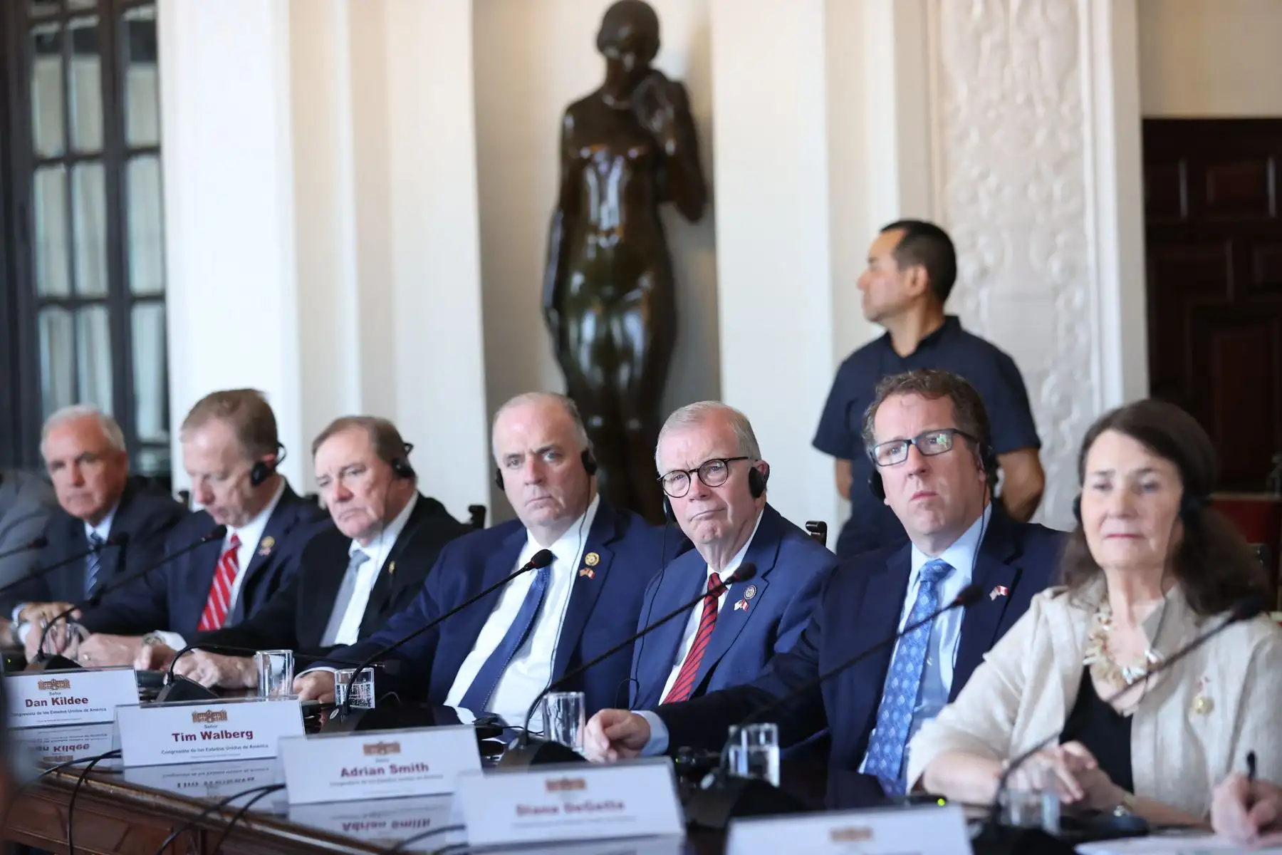 Presidenta Dina Boluarte recibe en audiencia a la delegación del congreso de los Estados Unidos, liderada por el representante republicano, Vern Buchanan.
Foto: ANDINA/Prensa Presidencia