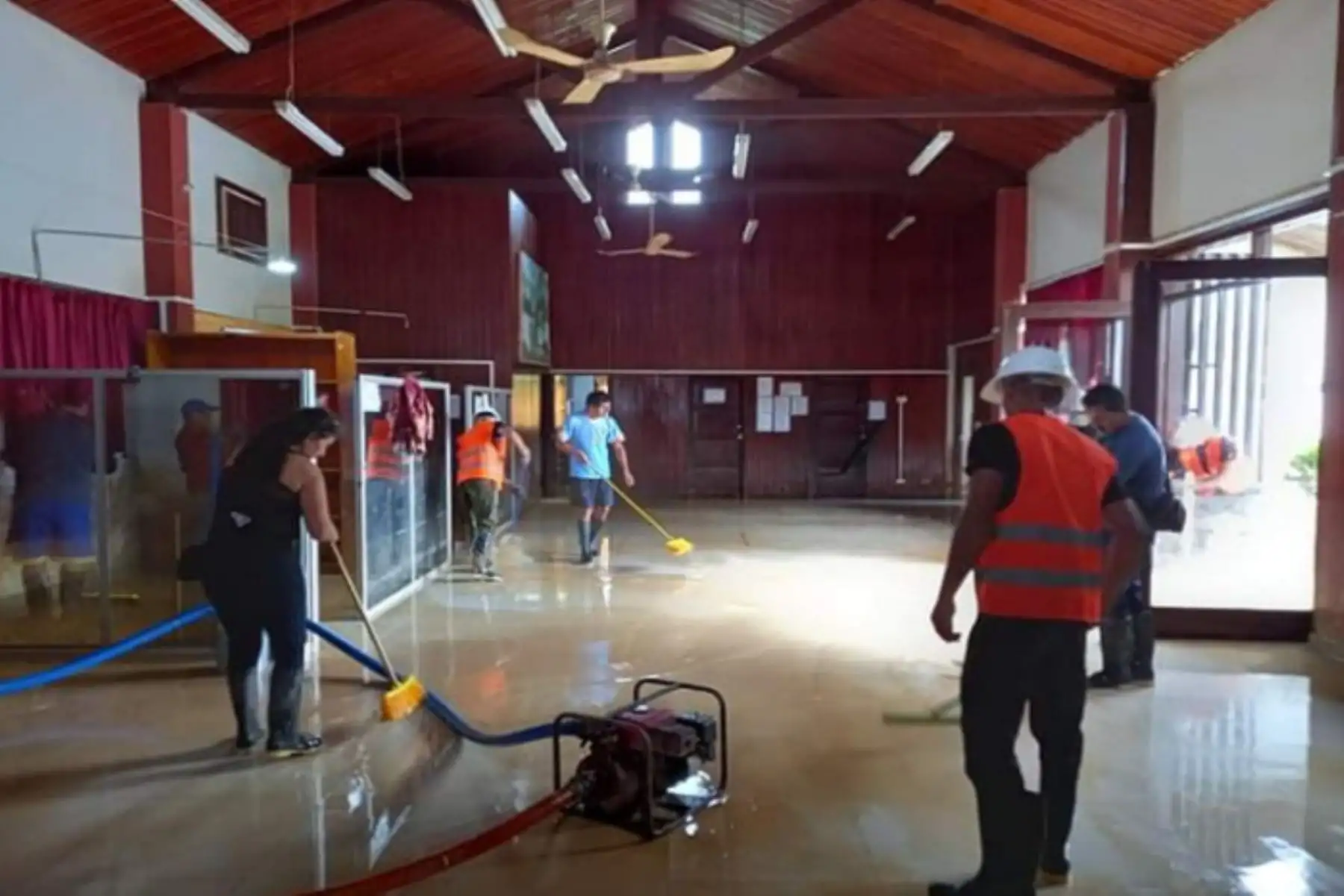 Ante la crítica situación que viven los habitantes de la ciudad de Iñapari, la Municipalidad Distrital de Iberia, está promoviendo la campaña "En la unión está la fuerza", ayuda humanitaria para los damnificados.