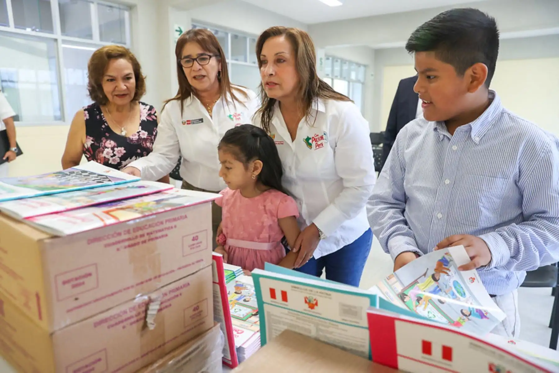 La Presidenta de la República, Dina Boluarte, inaugura cuatro instituciones educativas que beneficiarán a cerca de 4,000 estudiantes. Foto: ANDINA/Prensa Presidencia