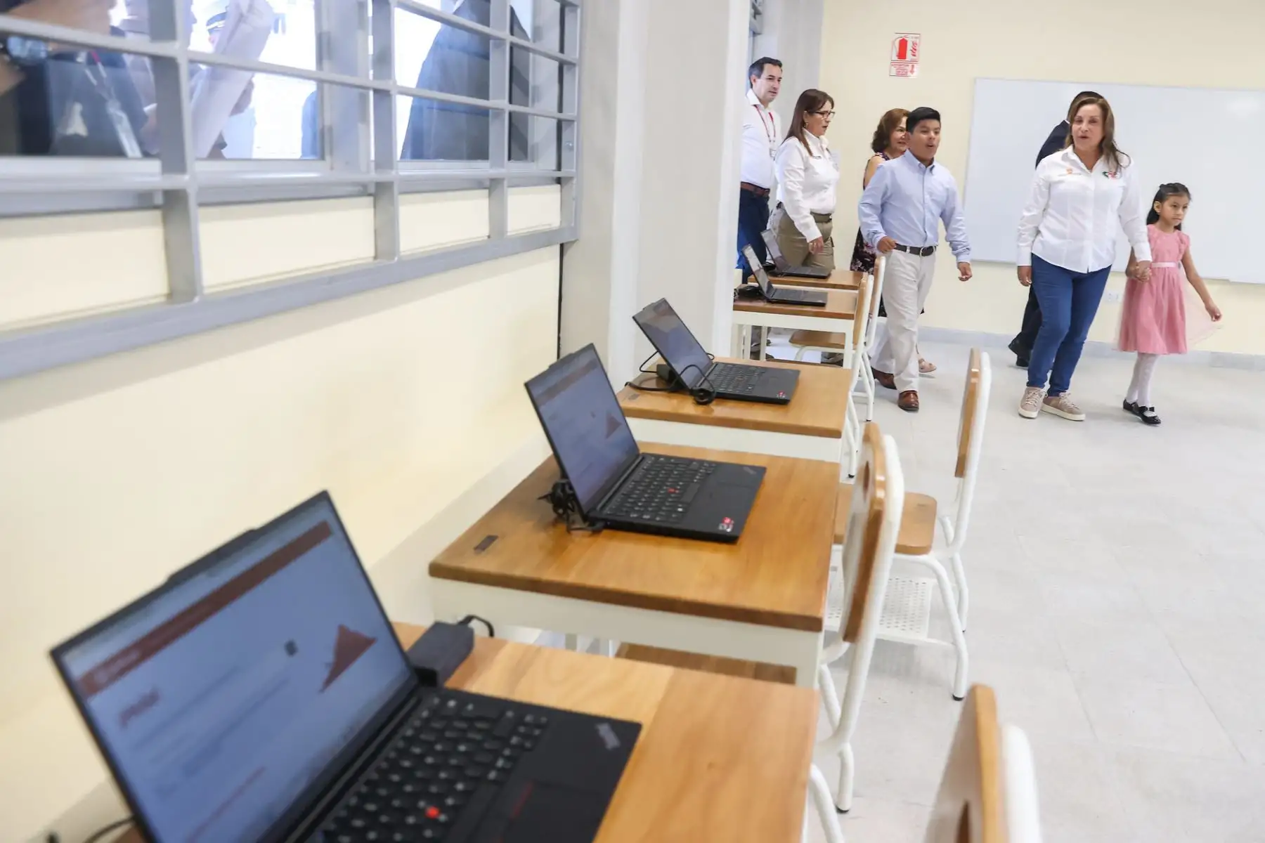 La Presidenta de la República, Dina Boluarte, inaugura cuatro instituciones educativas que beneficiarán a cerca de 4,000 estudiantes. Foto: ANDINA/Prensa Presidencia