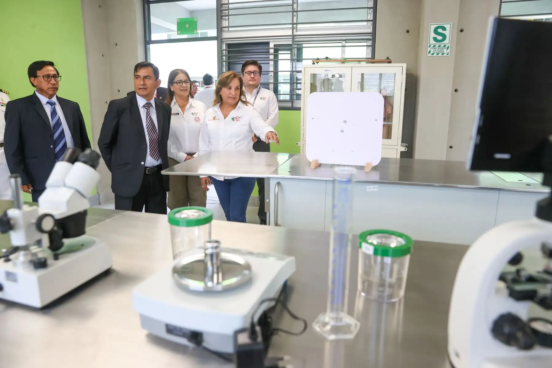 La Presidenta de la República, Dina Boluarte, inaugura cuatro instituciones educativas que beneficiarán a cerca de 4,000 estudiantes. Foto: ANDINA/Prensa Presidencia