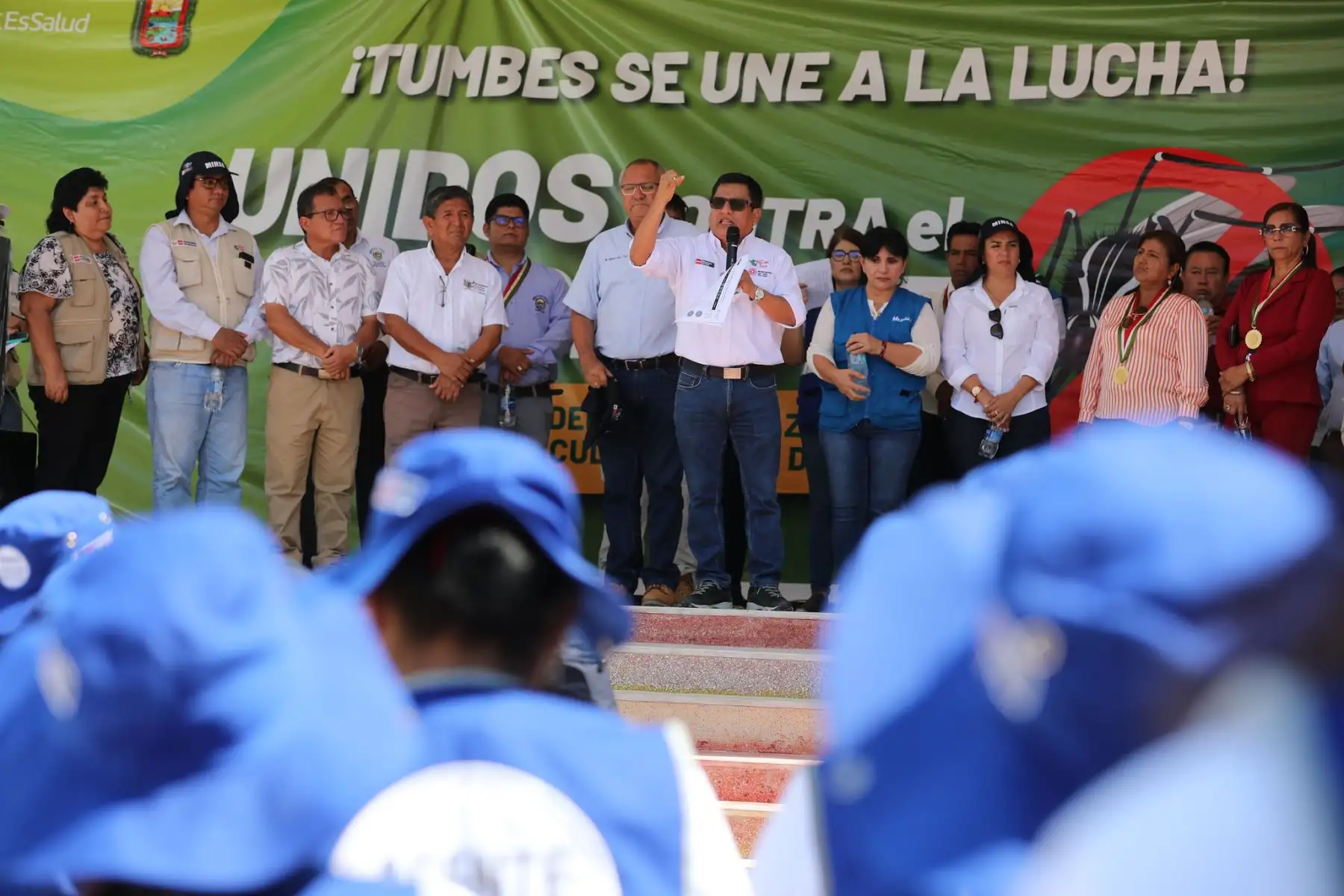 Ministro de Salud, César  Vásquez Sánchez supervisa avances de fumigación contra el Dengue en Tumbes.
Foto: Minsa