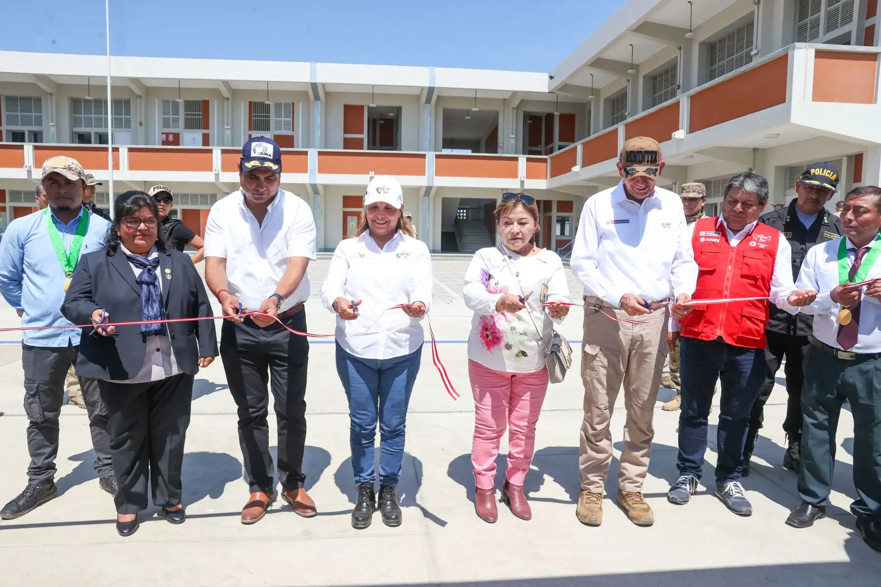 La presidenta Dina Ercilia Boluarte Zegarra participa en inauguración de nuevas instalaciones de la I. E. Genaro Martínez Silva en Catacaos, Piura.
Foto: ANDINA/Prensa Presidencia
