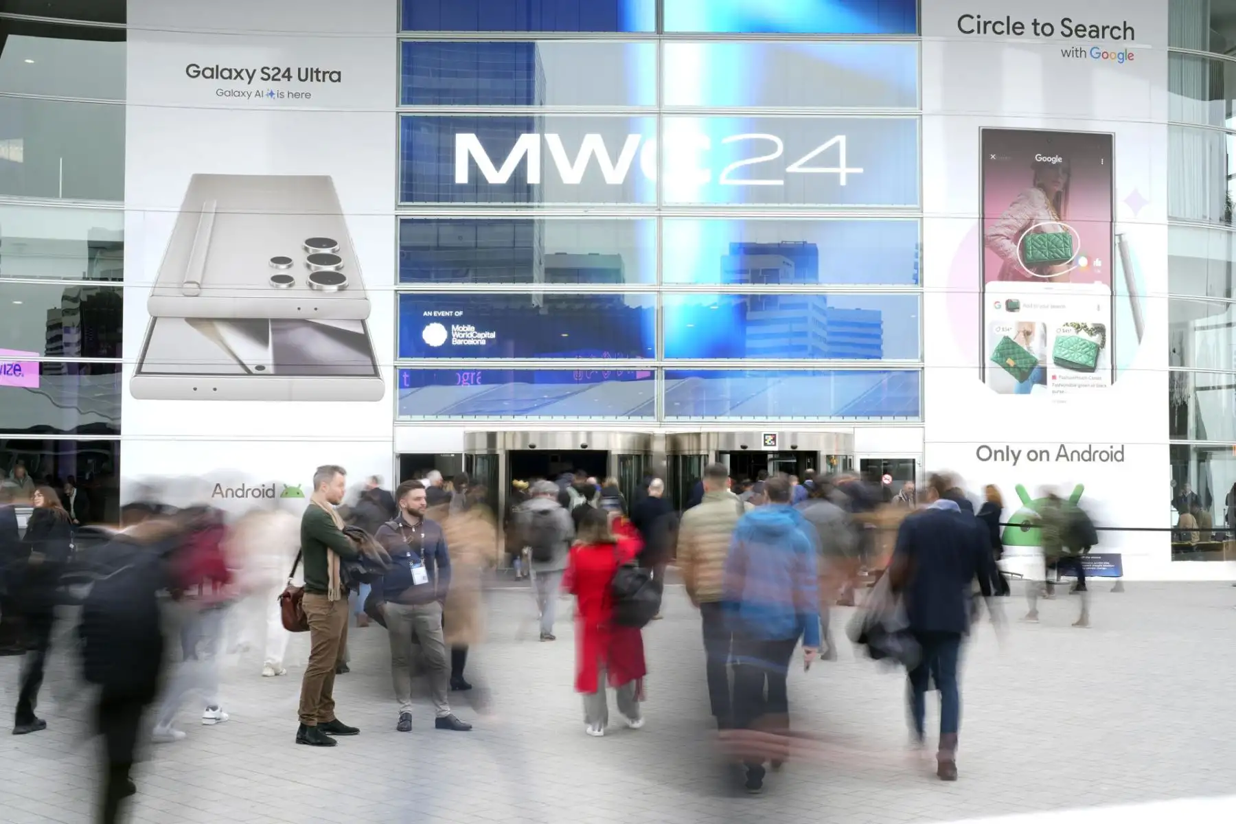 El MWC cierra con 101.000 asistentes una edición marcada por la inteligencia artificial.
Foto: EFE