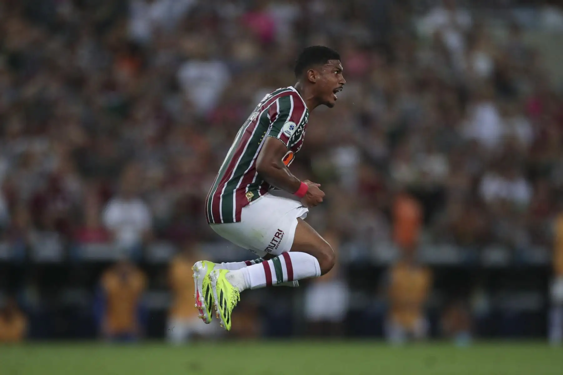 Jhon Kennedy de Fluminense reacciona este jueves, en la final de la Recopa Sudamericana entre Fluminense y LDU Quito en el estadio Maracaná en Río de Janeiro (Brasil).
Foto: EFE