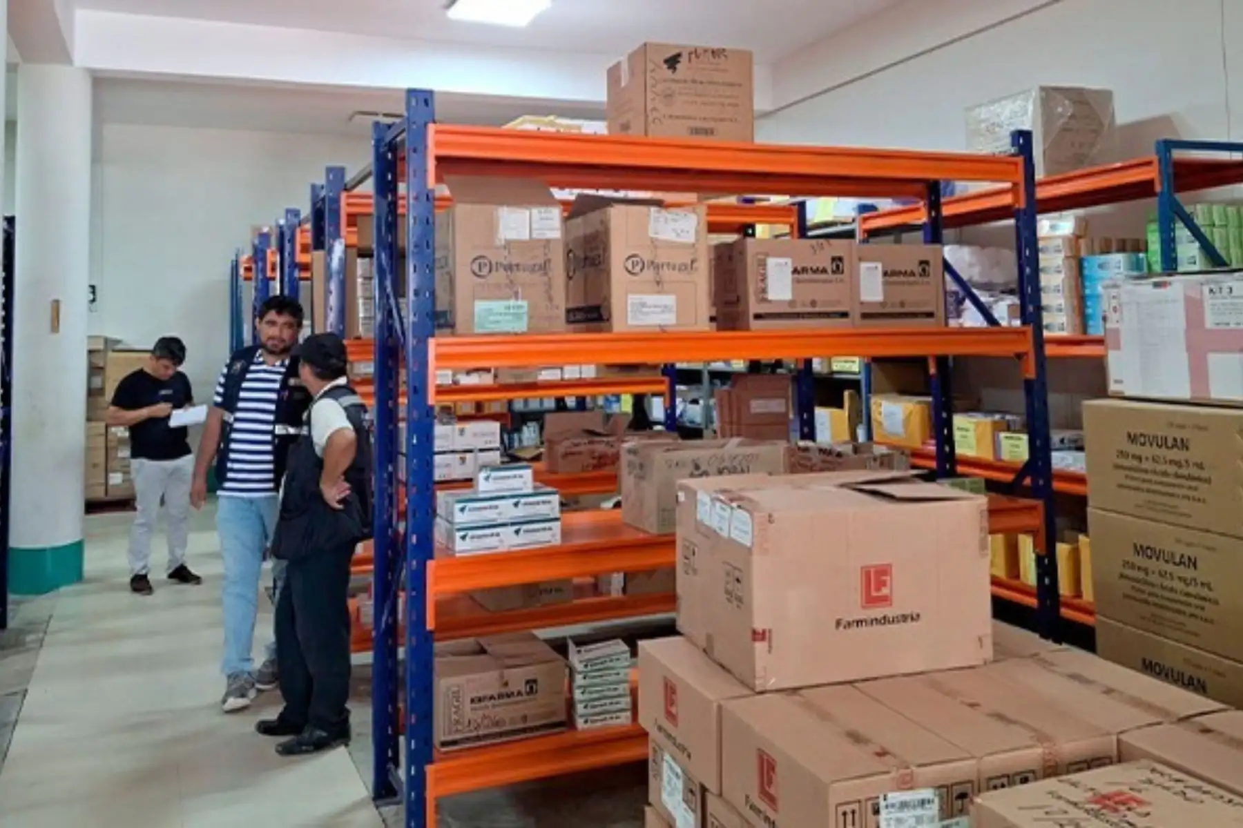 Cenares supervisó almacenes de Tumbes destinados a combatir el dengue